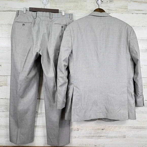 Jos A Bank Mens 42R 36x29 Tailored Fit Gray Cotton Wool Blend Micro Check Suit